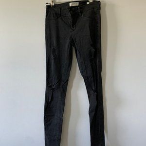 Low-rise black ripped Jeggings